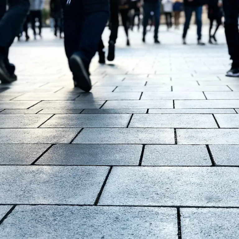 How procurement in private sector shapes tech hiring strategies